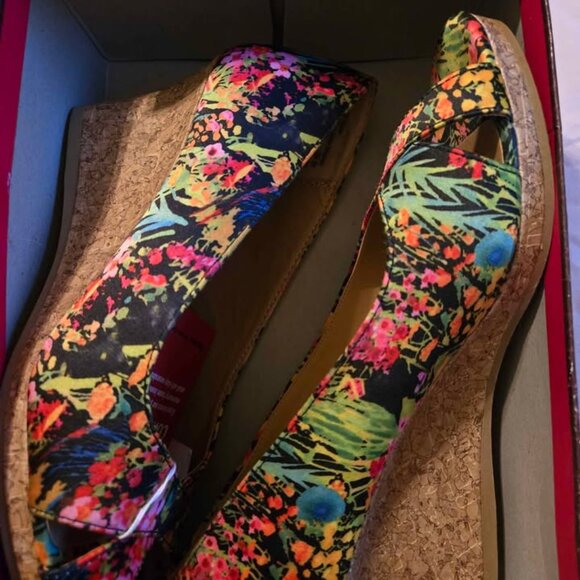 NIB Sz 8.5 Dexflex Comfort Wedges - Picture 2 of 3